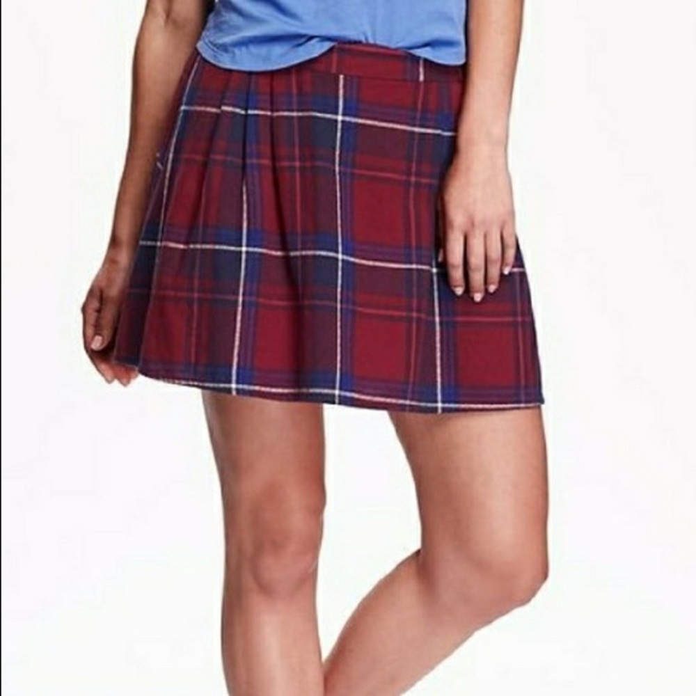 Old Navy red and blue plaid tartan skirt